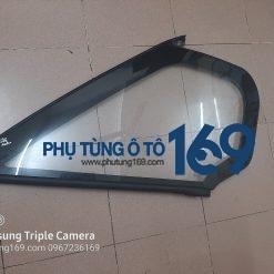 Kính tam giác cánh cửa trước trái Ford Transit