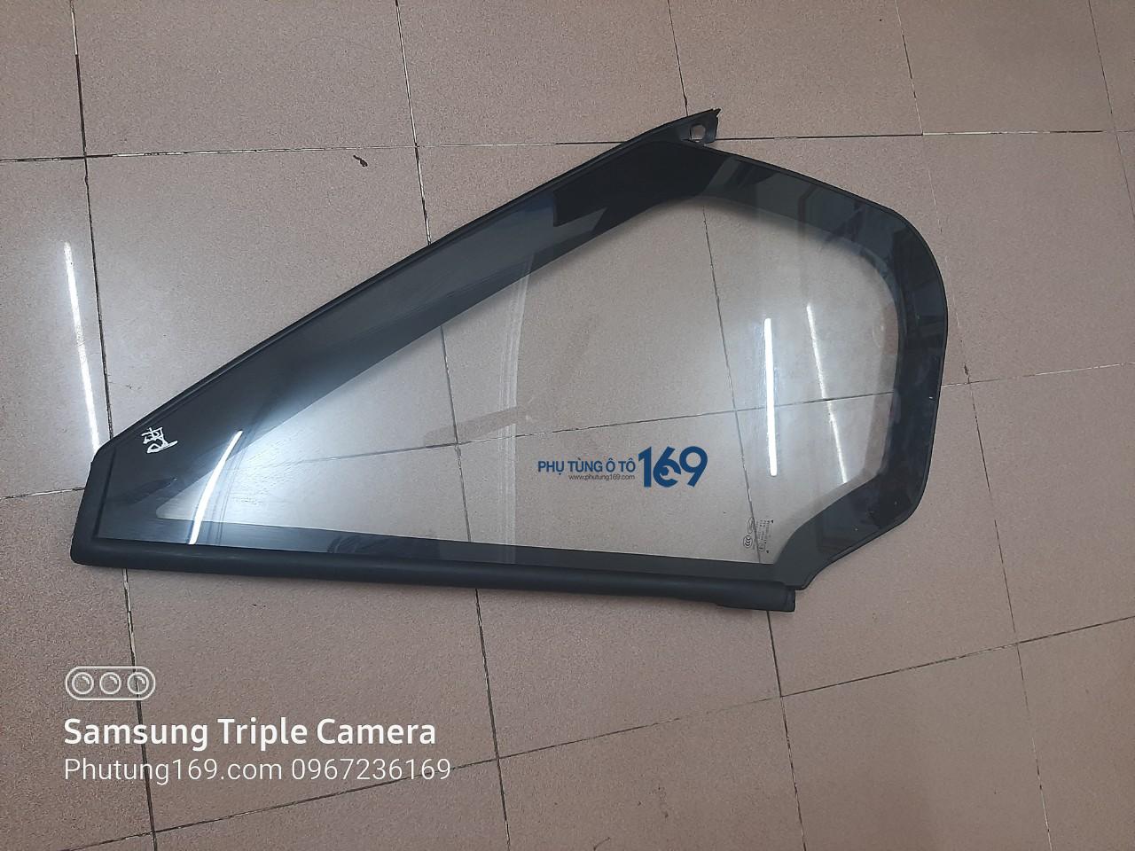 Kính tam giác cánh cửa trước phải Ford Kính tam giác cánh cửa trước trái Ford Transit