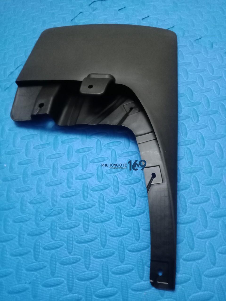 Chắn bùn bánh sau lái Navara Chắn bùn bánh sau lái Navara