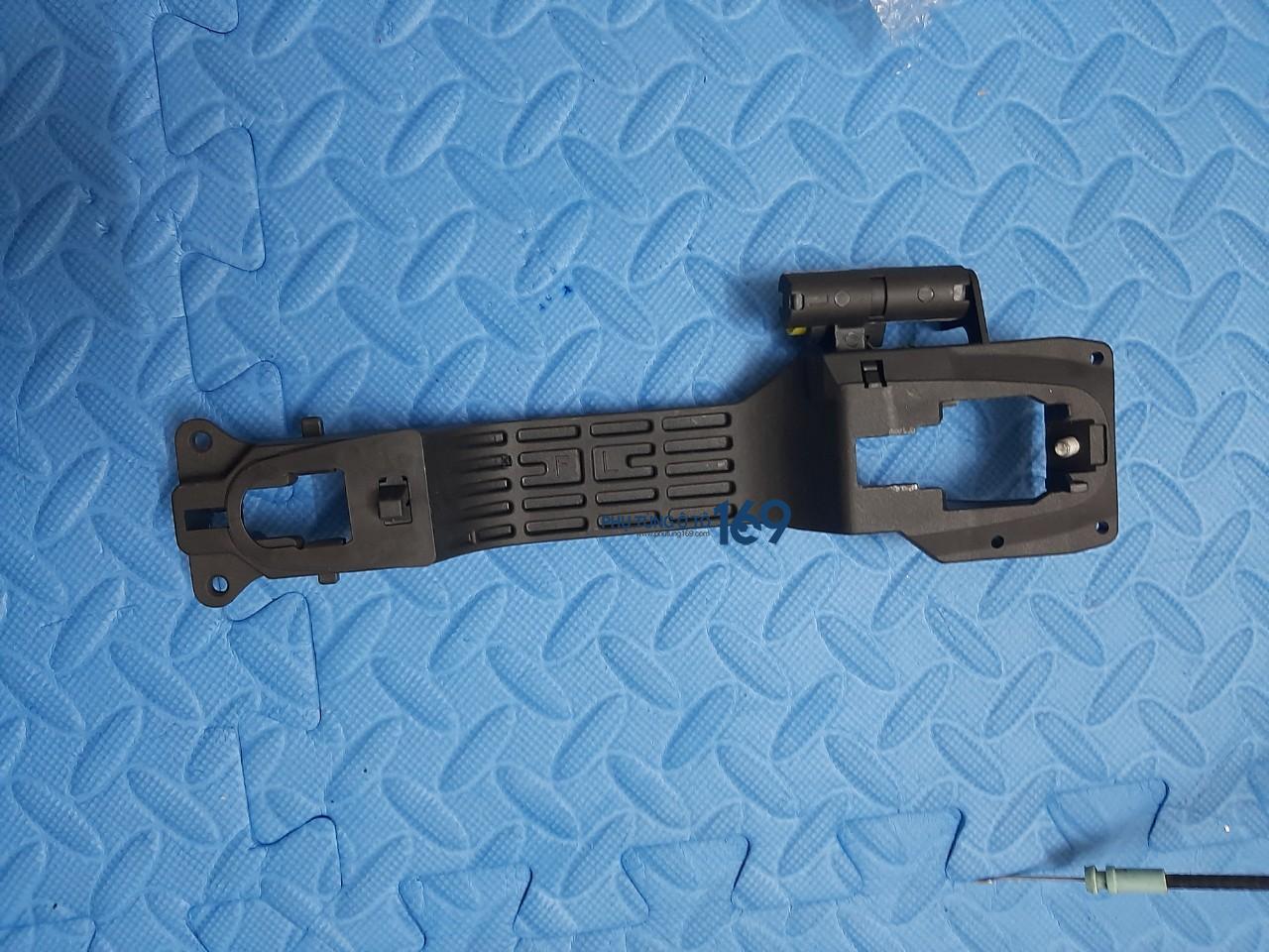 Xương tay mở cửa Toyota Fortuner Xương tay mở cửa Toyota Fortuner