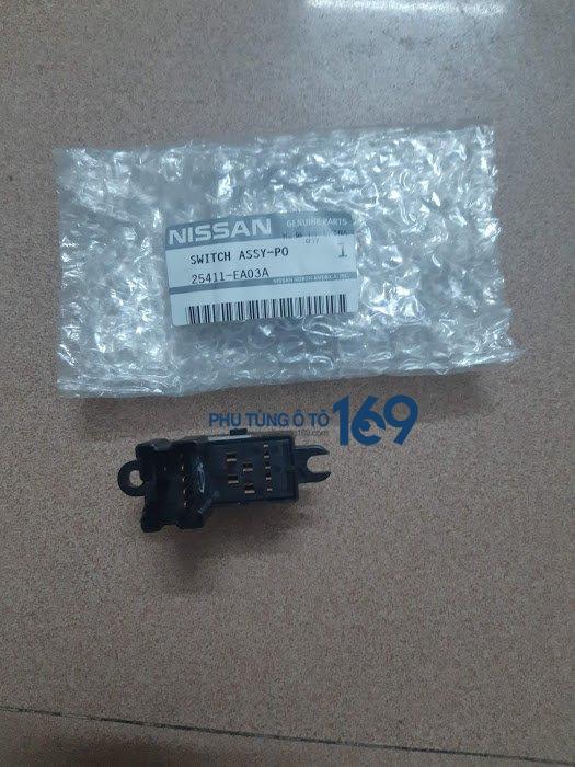 Công tắc lên kính sau Nissan Navara Công tắc lên kính sau Nissan Navara