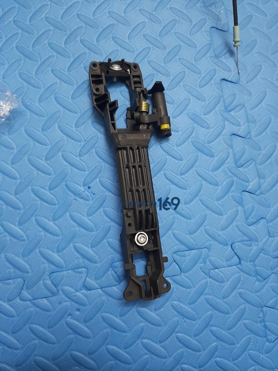 Xương tay mở cửa Toyota Fortune Xương tay mở cửa Toyota Fortune