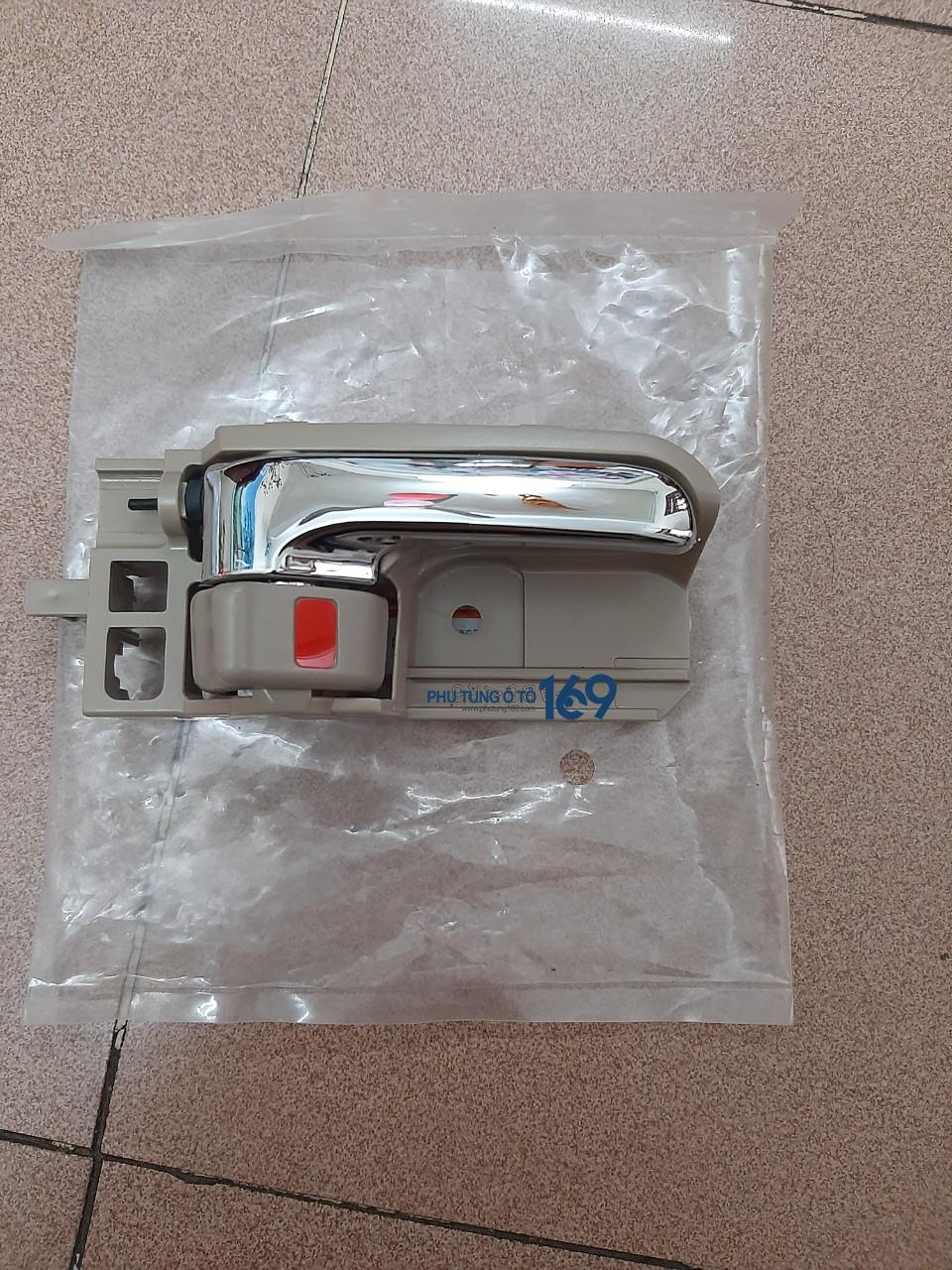 Tay mở cửa trong Toyota Altis Tay mở cửa trong Toyota Altis