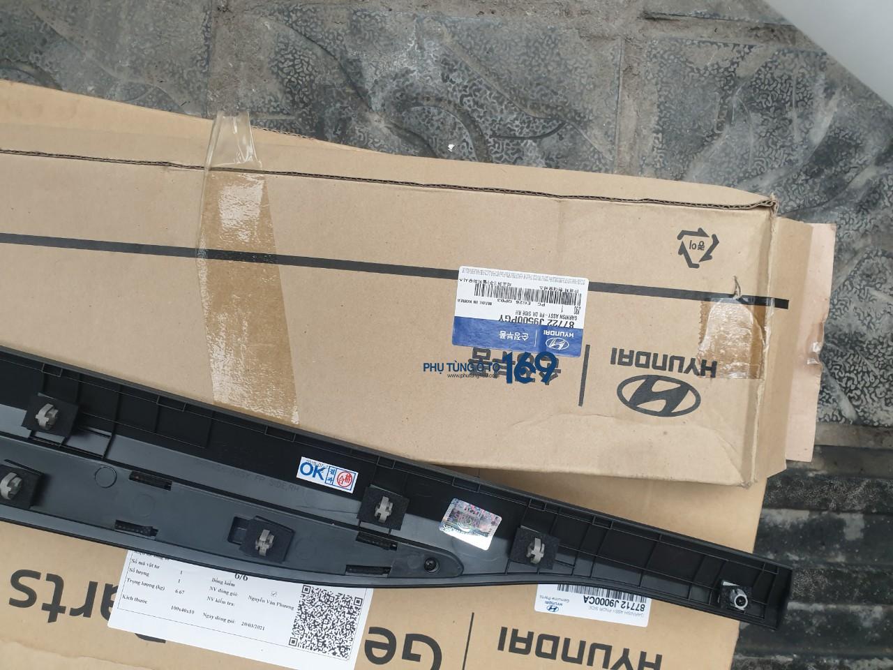 Ốp sườn cánh cửa Hyundai Kona Ốp sườn cánh cửa Hyundai Kona