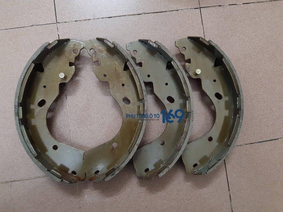 Má phanh sau Nissan Navara Má phanh sau Nissan Navara