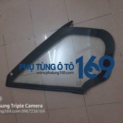 Kính tam giác cánh cửa trước trái Ford Transit