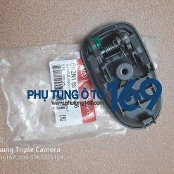 Tay mở cửa trong phải Kia Spectra