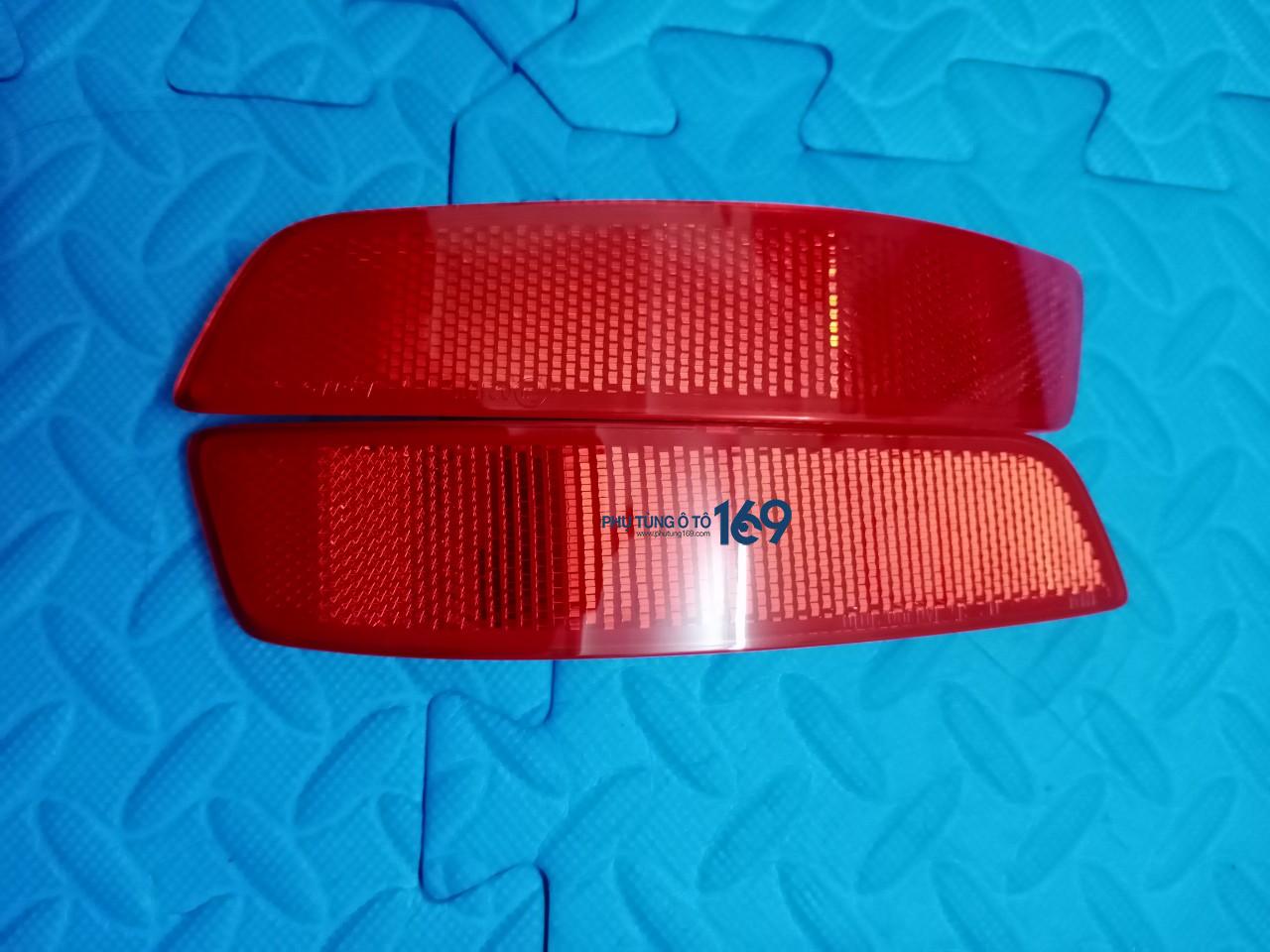 Đèn phản quang sau trái Toyota Altis Đèn phản quang sau trái Toyota Altis