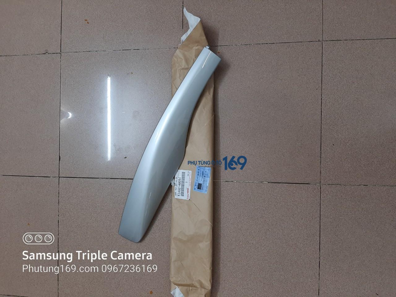 Ốp giá nóc trước phải Lexus RX350 Ốp giá nóc trước phải Lexus RX350