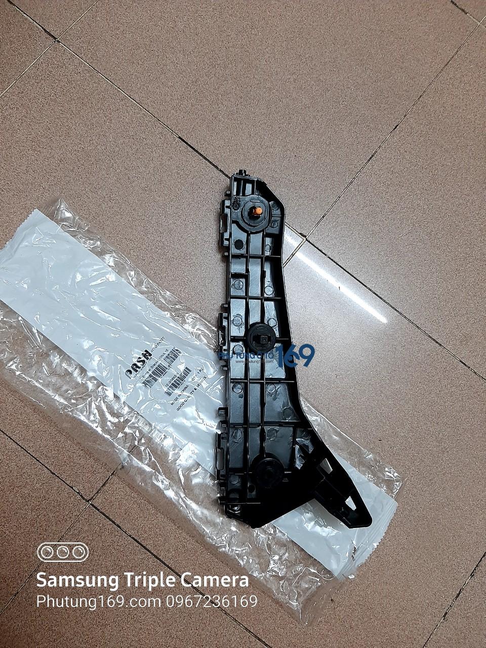 Phe cài cản trước trái Toyota Innova Phe cài cản trước trái Toyota Innova