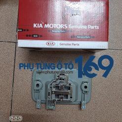 Đèn trần sau Kia Forte