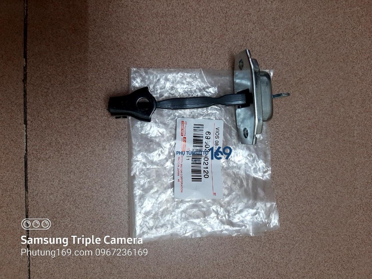 Hạn chế cánh cửa Toyota Vios Hạn chế cánh cửa Toyota Vios