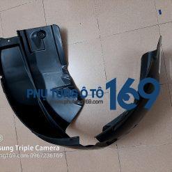 Chắn bùn lòng dè trước Ford Fiesta