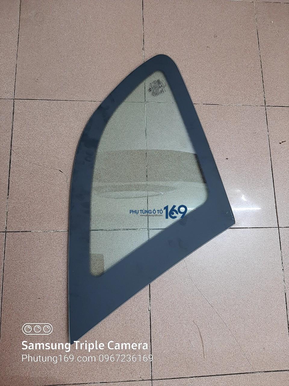 Kính hông sau phải Hyundai Santafe Kính hông sau phải Hyundai Santafe