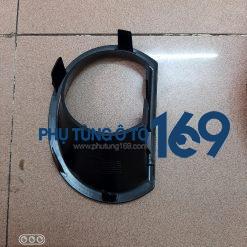 Ốp đèn gầm trái Chevrolet Colorado