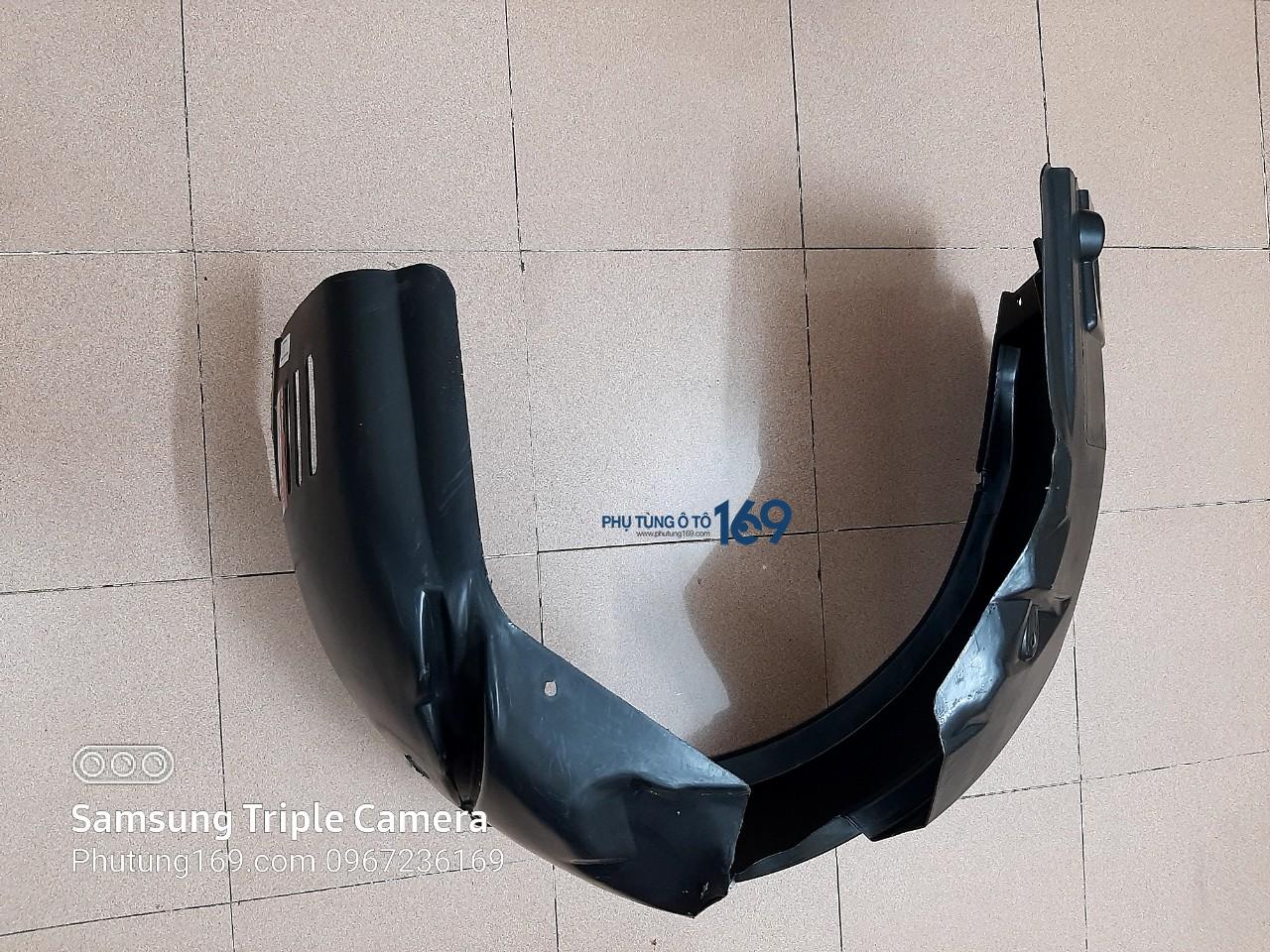 Chắn bùn lòng dè trước Ford Fiesta Chắn bùn lòng dè trước Ford Fiesta