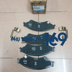 Bố thắng trước Mazda Bt50