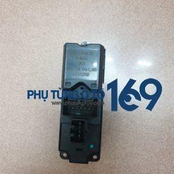 Công tắc lên kính tổng Nissan Navara