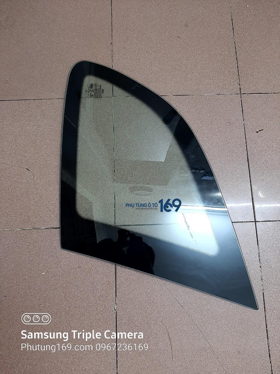 Kính hông sau phải Hyundai Santafe Kính hông sau phải Hyundai Santafe