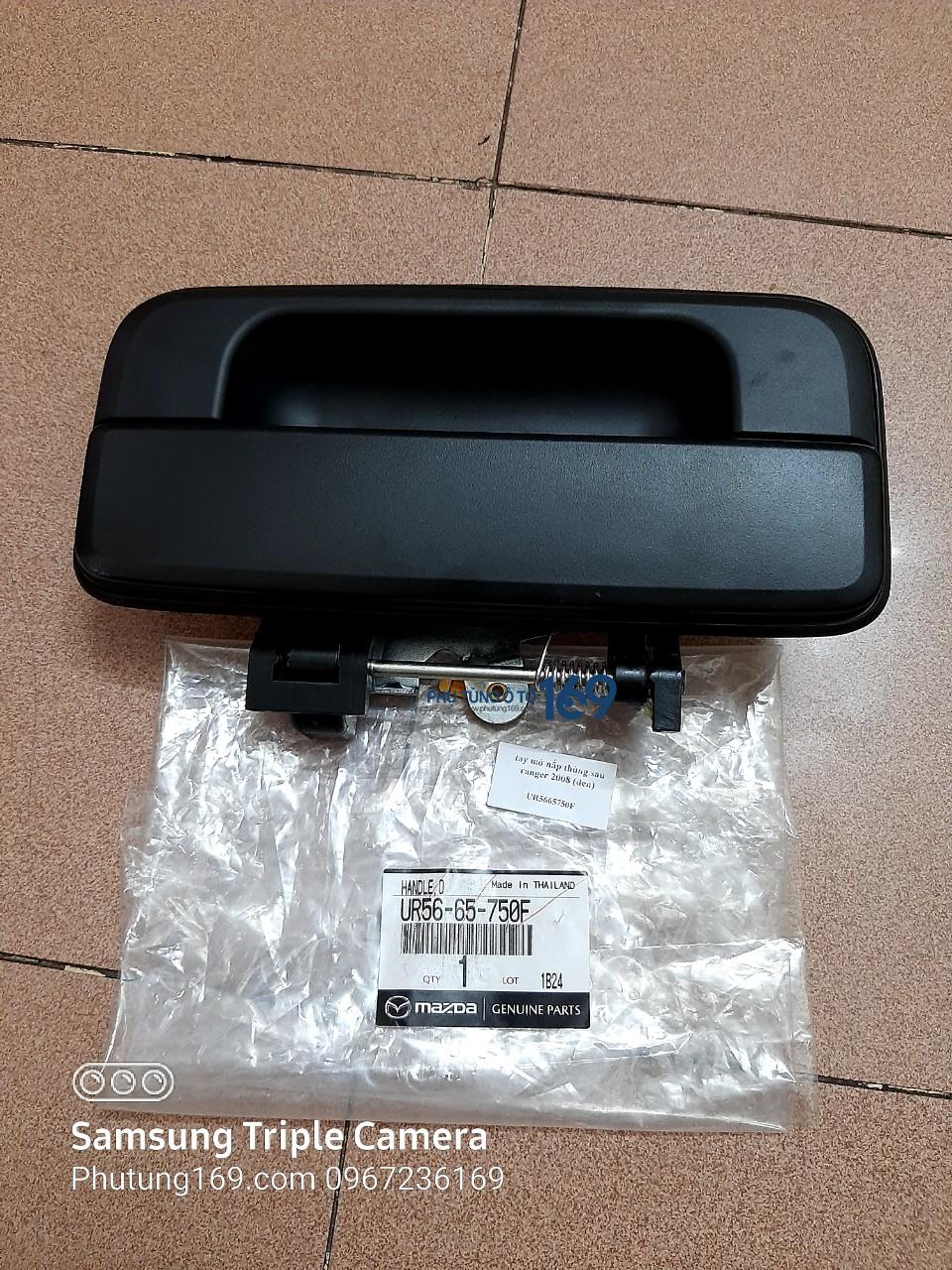 Tay mở nắp thùng sau Ford Ranger Tay mở nắp thùng sau Ford Ranger