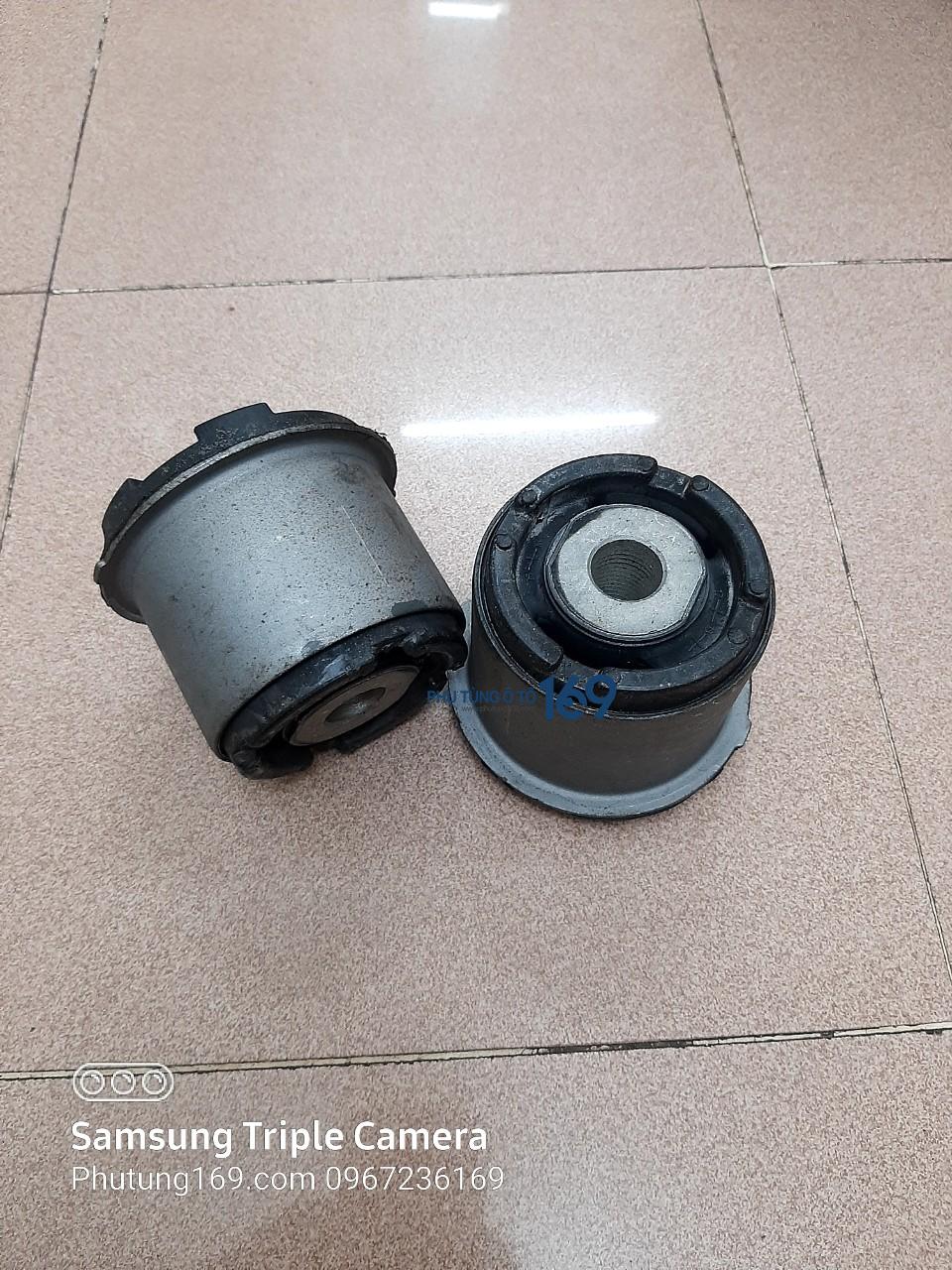 Cao su cầu sau dưới trái Hyundai Santafe Cao su cầu sau dưới trái Hyundai Santafe