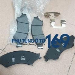 Bố thắng trước Mazda Bt50