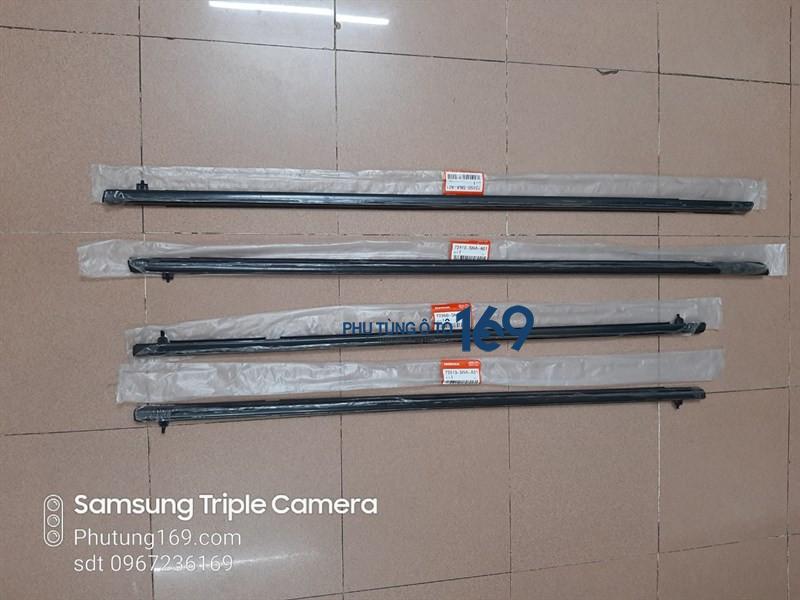 Nẹp chân kính ngoài Honda Civic Nẹp chân kính ngoài Honda Civic