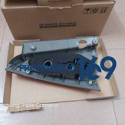 Đèn hậu trái Toyota Innova