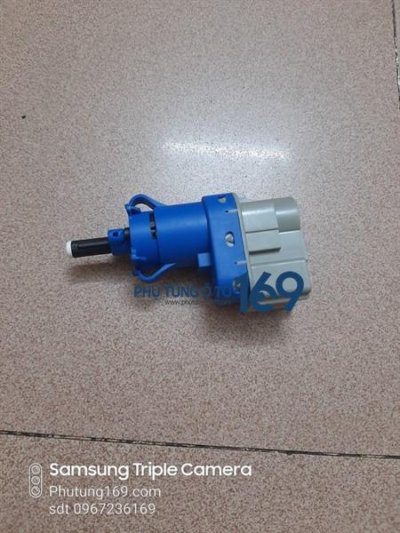 Công tắc đèn lùi Ford Ranger Công tắc đèn lùi Ford Ranger