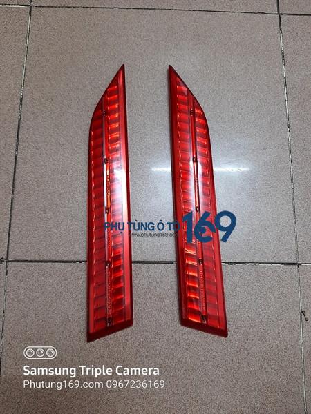 Đèn phản quang cốp hậu Toyota Innova Đèn phản quang cốp hậu Toyota Innova