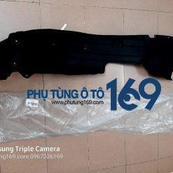 Lòng dè chắn bùn sau trái Kia Rondo