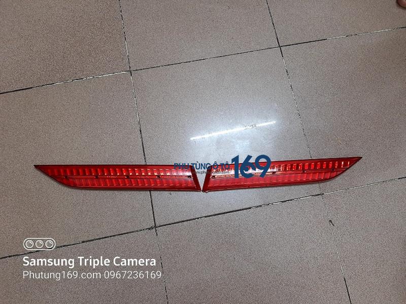 Đèn phản quang cốp hậu Toyota Innova Đèn phản quang cốp hậu Toyota Innova