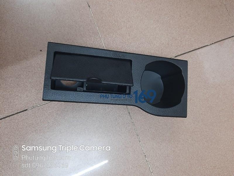 Hộp gạt tàn thuốc Ford Mondeo Hộp gạt tàn thuốc Ford Mondeo