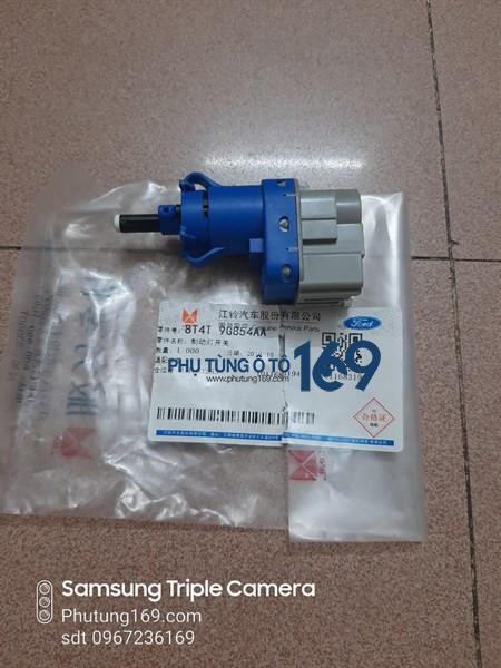 Công tắc đèn lùi Ford Ranger Công tắc đèn lùi Ford Ranger