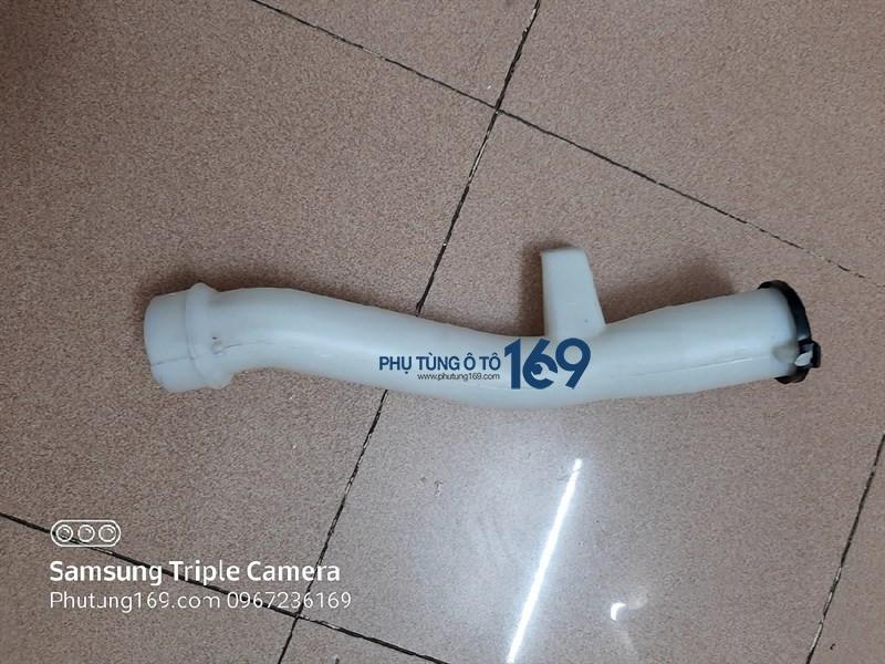 Cổ đổ nước rửa kính Toyota Hilux Cổ đổ nước rửa kính Toyota Hilux
