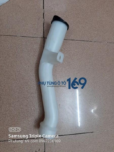 Cổ đổ nước rửa kính Toyota Hilux Cổ đổ nước rửa kính Toyota Hilux