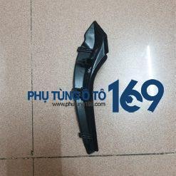 Nẹp góc kính chắn gió Mazda 6