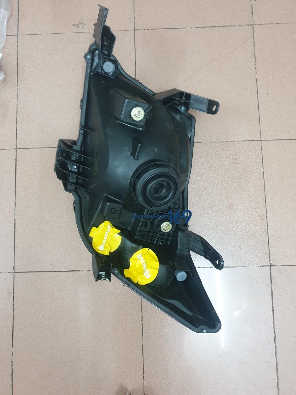 Đèn pha trái Hilux Đèn pha trái Hilux