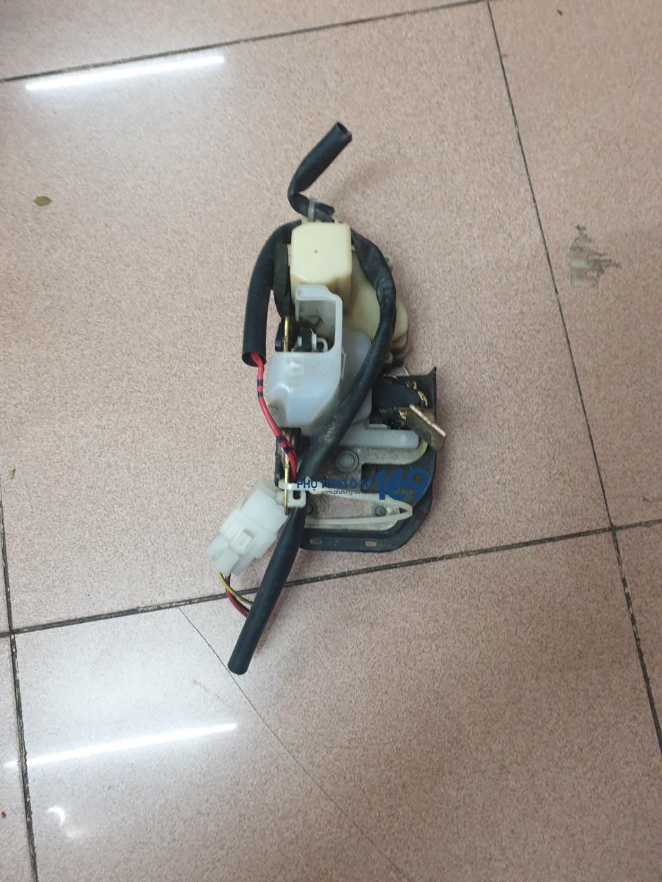 Khóa ngậm cửa Mazda 626 Khóa ngậm cửa Mazda 626