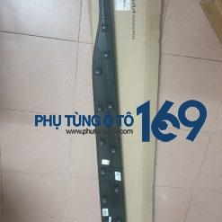 Nẹp mạ cánh cửa trước Kona