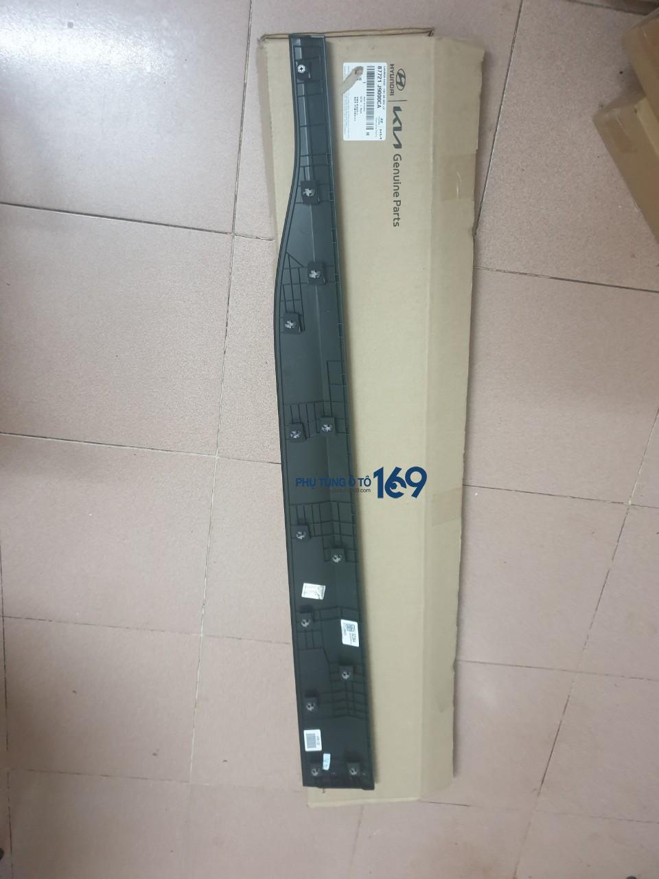 Nẹp mạ cánh cửa trước Kona Nẹp mạ cánh cửa trước Kona