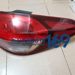 Đèn hậu ngoài phải Cerato
