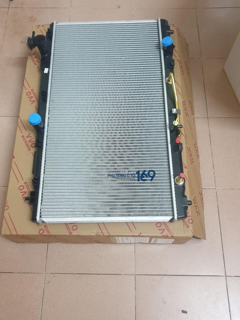 Két nước Camry 3.5 Két nước Camry 3.5