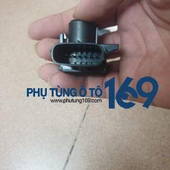 Cảm biến lùi Innova