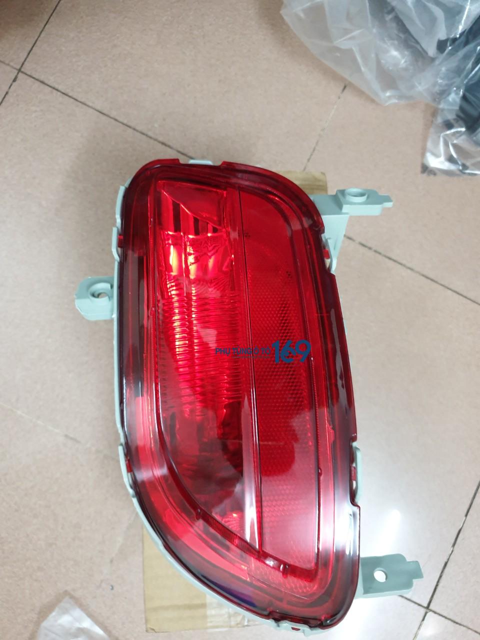 Đèn phản quang sau Mazda 5 Đèn phản quang sau Mazda 5