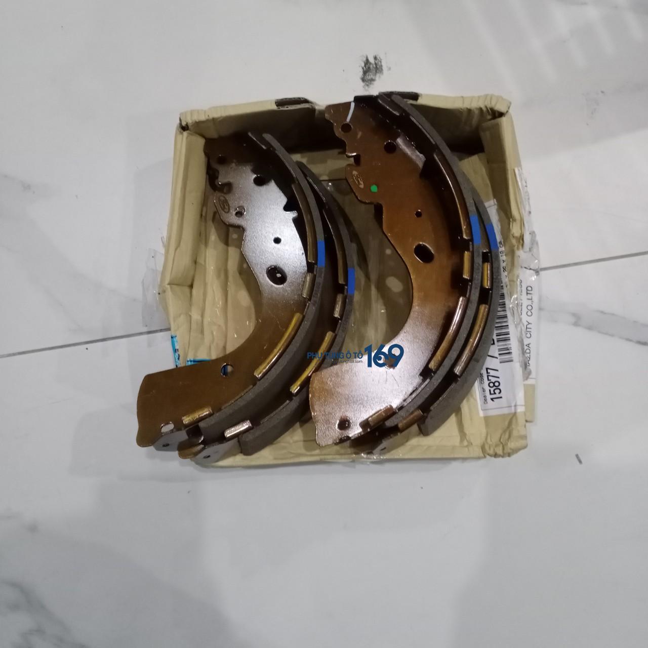 Má phanh sau Everest Má phanh sau Everest