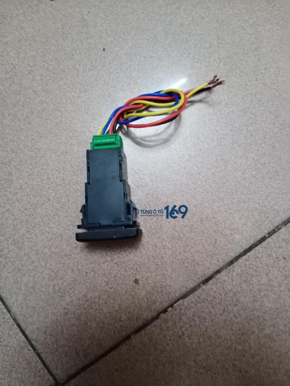 công tắc gập gương xe ô tô công tắc gập gương xe ô tô