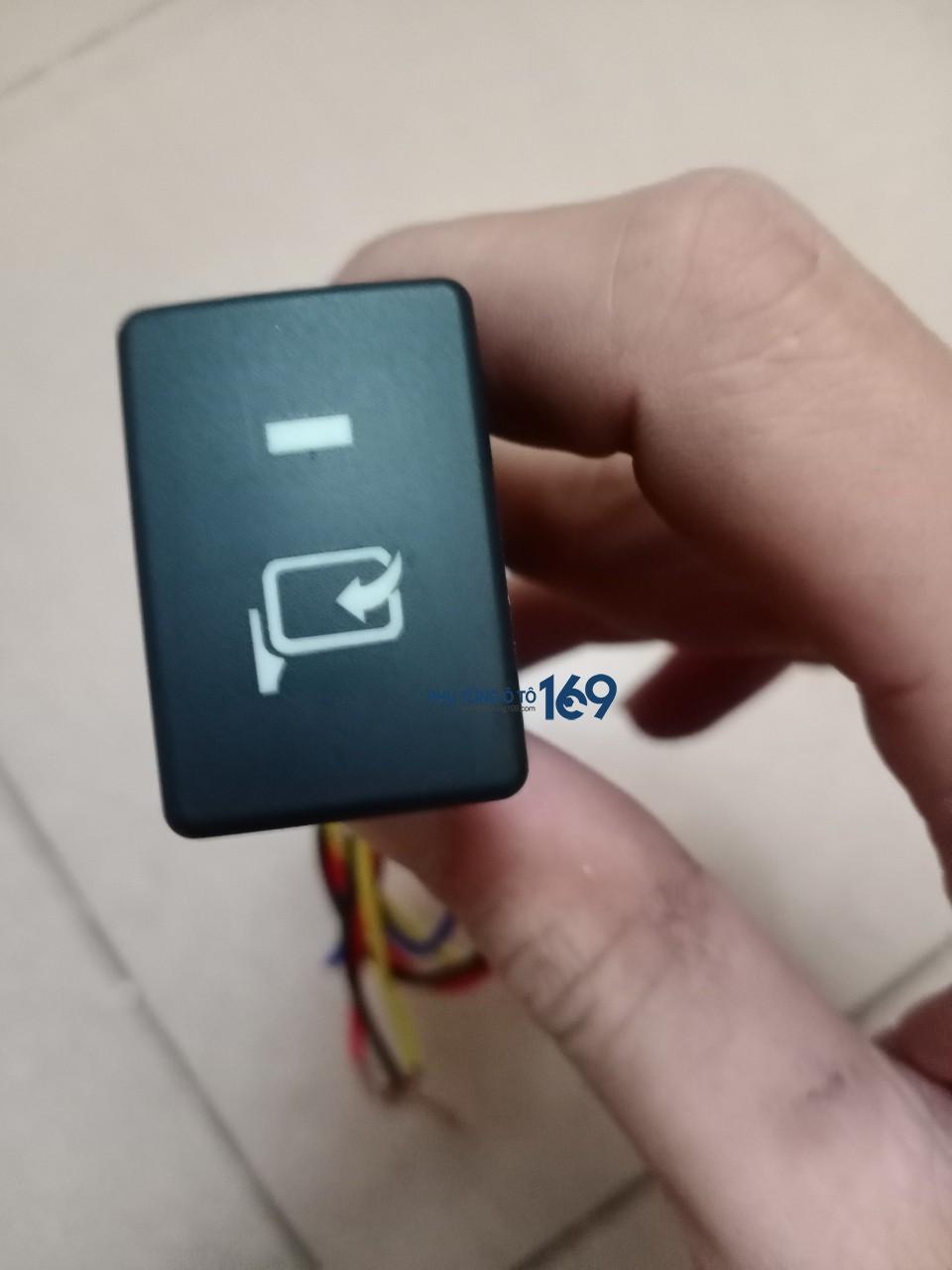 Công tắc gập gương xe ô tô Công tắc gập gương xe ô tô