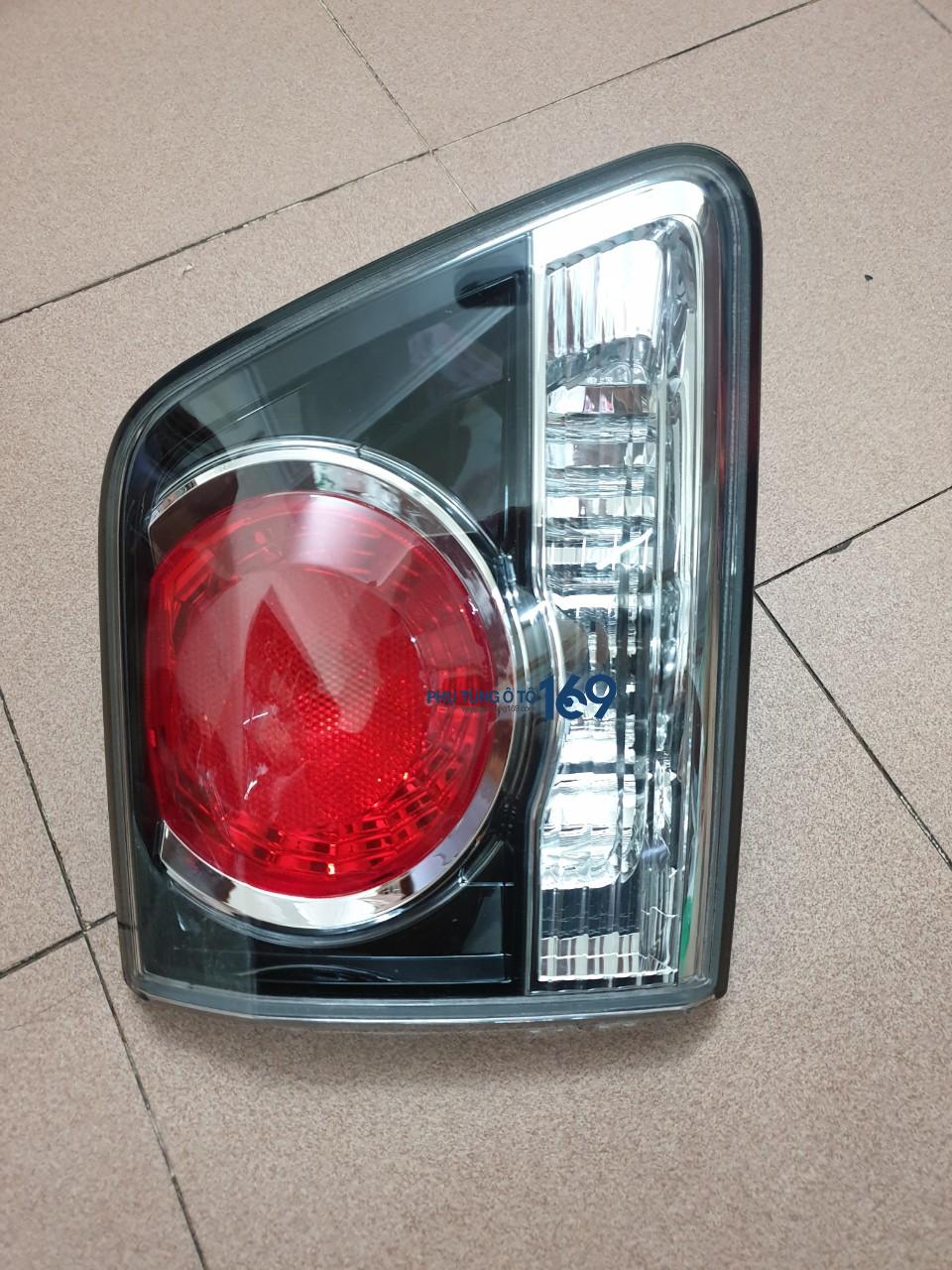 Đèn hậu trong Fortuner Đèn hậu trong Fortuner