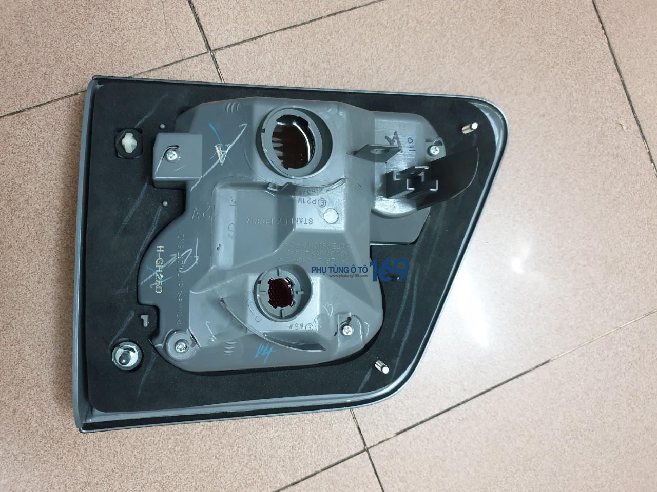 Đèn hậu trong Fortuner Đèn hậu trong Fortuner